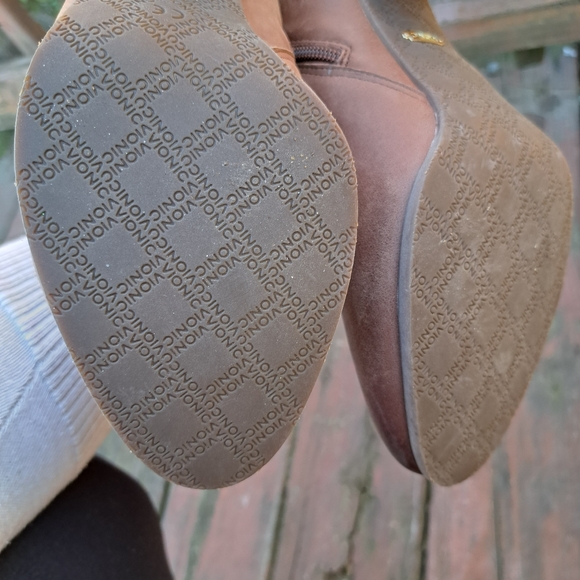 Vionic booties 9.5 - Picture 6 of 8